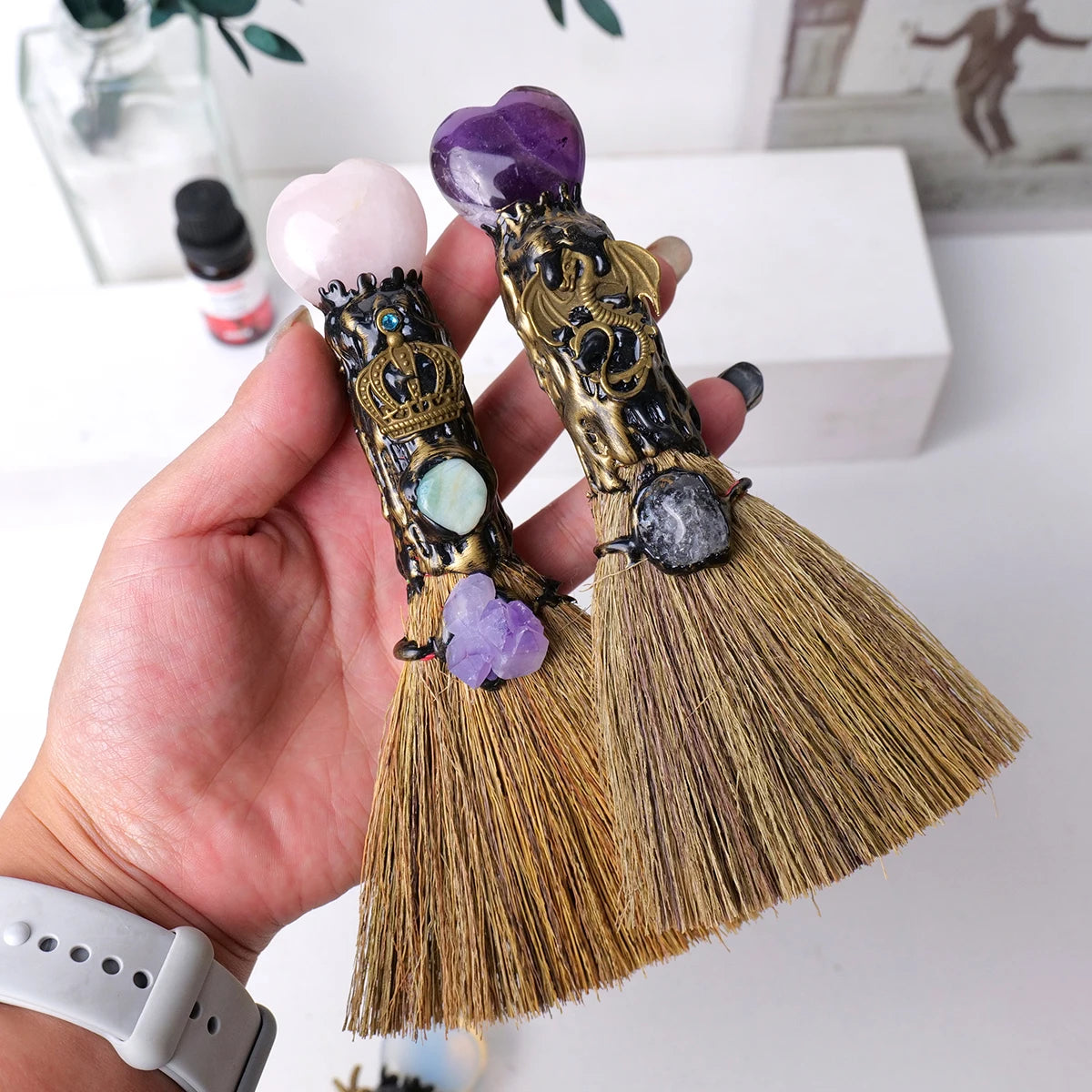 1PC Natural Crystal Heart Shaped Magic Broom Quartz Witch Broom Reiki Gemstone For Cleansing Healing Fengshui