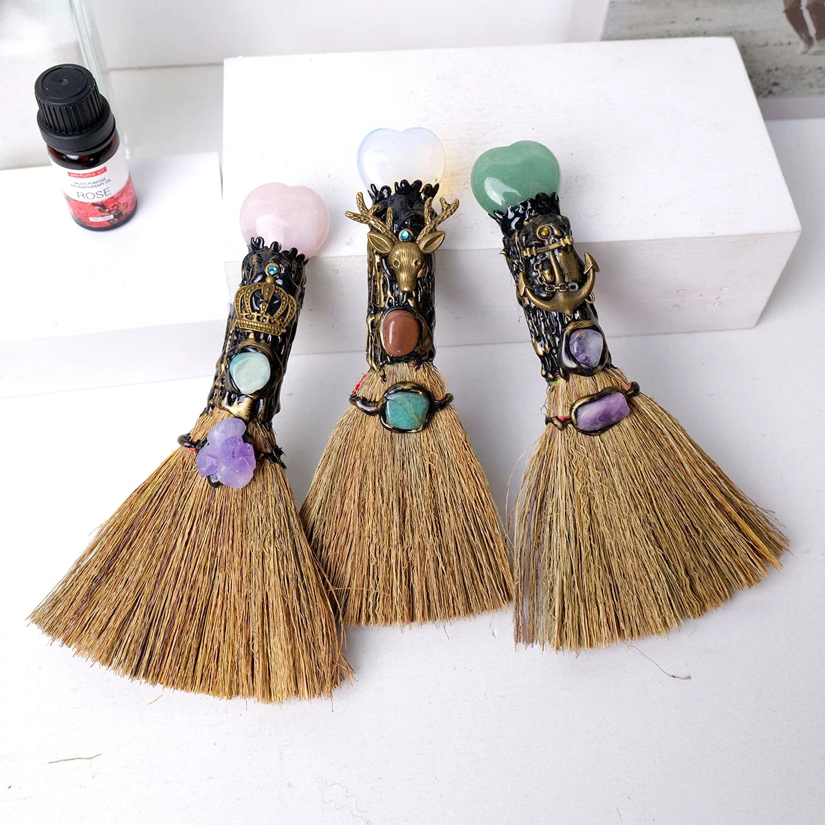 1PC Natural Crystal Heart Shaped Magic Broom Quartz Witch Broom Reiki Gemstone For Cleansing Healing Fengshui